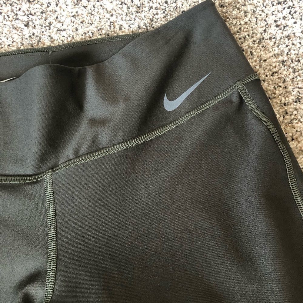Nike Dri Fit Women’s Running High Waist Capri Leggings Mesh Calf NWOT S